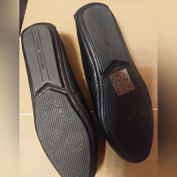 Michael Kors Leather Women's Black Flats Size - 5 - Picture 5 of 5